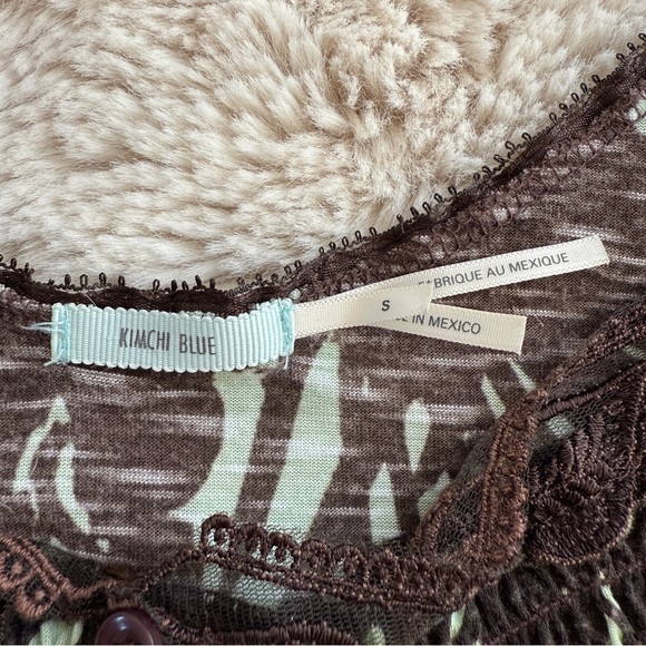 Kimchi Blue Y2K spaghetti strap lace trim top - Picture 2 of 7